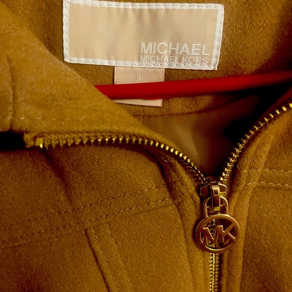 Michael Kors - Picture 1 of 3